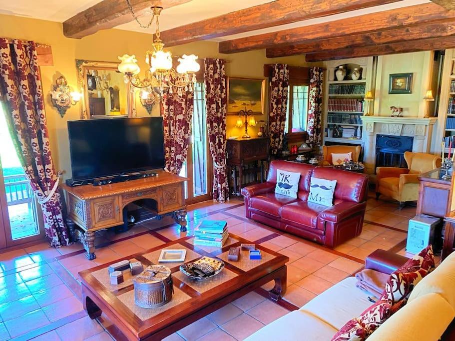 Villa Casona Cantabra Con Piscina A 3 Km De Playas. Ideal Familias.