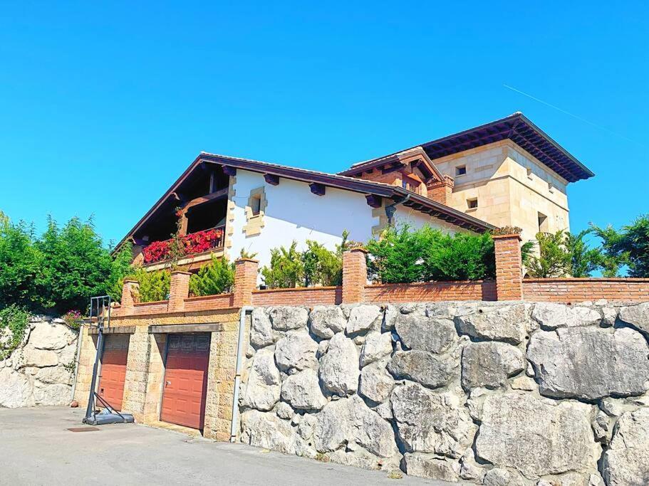 Casona Cantabra Con Piscina A 3 Km De Playas. Ideal Familias. Villa *